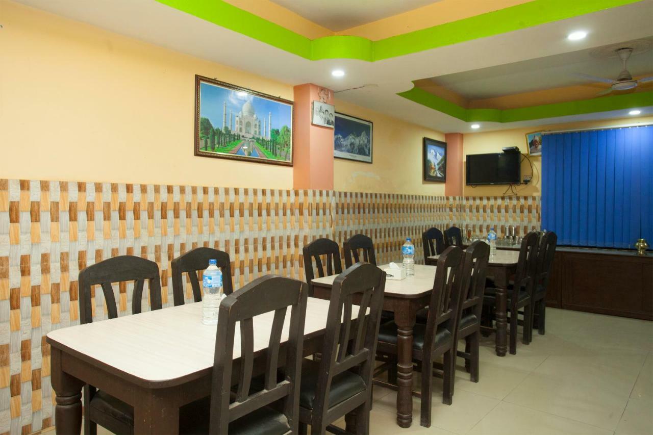 Spot On 397 Hotel Triveni Guest House Kathmandu Exteriör bild